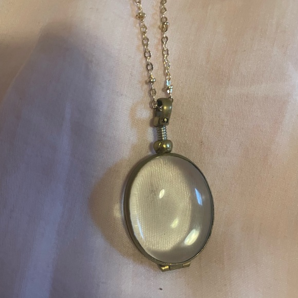Glass Oval Locket - Picture 2 of 3